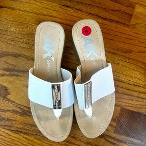 Anne Klein Sport ladies slip on stretch thong wedge sz 6 excellent condition